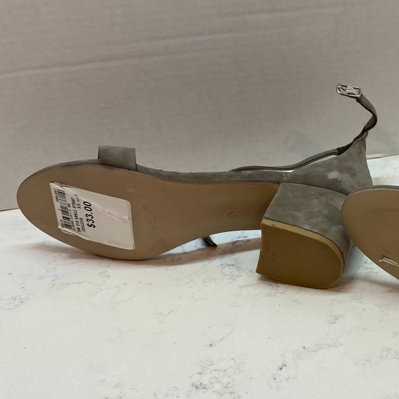 NEW Steve Madden Low Heel Sandals - Picture 5 of 7